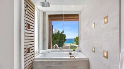 Luxury Villa Photo #24