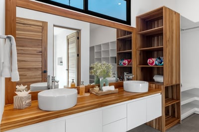 Main House – Primary 1 Private Ensuite