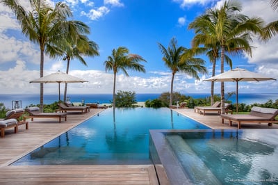 Luxury Villa Photo #3