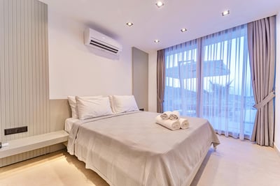 Luxury Villa Photo #35