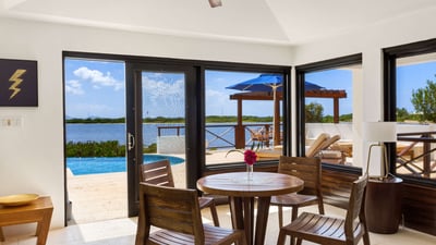 Luxury Villa Photo #16
