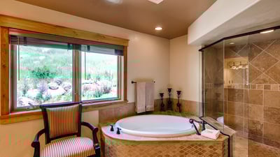 Jetted tub in primary ensuite