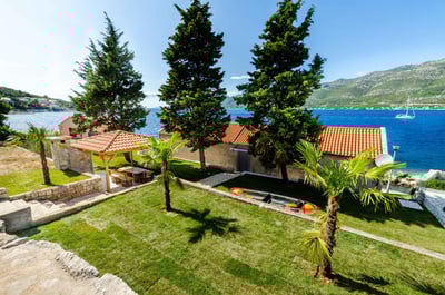 Luxury Villa Photo #9