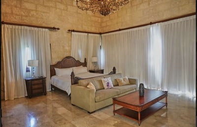 Luxury Villa Photo #26