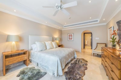 Luxury Villa Photo #21