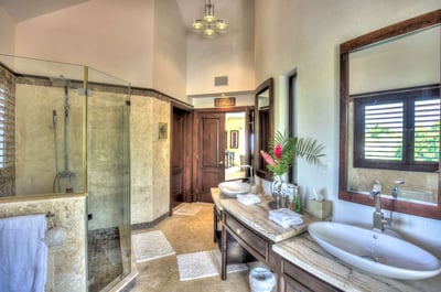 Luxury Villa Photo #35