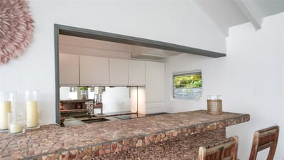 Kitchen: Fully esquipped kitchen, fridge, freezer, dishwasher, microwave, espresso machine, toaster,