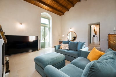 Luxury Villa Photo #29