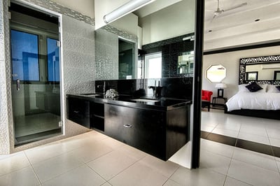 Luxury Villa Photo #17