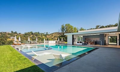 Luxury Villa Photo #4