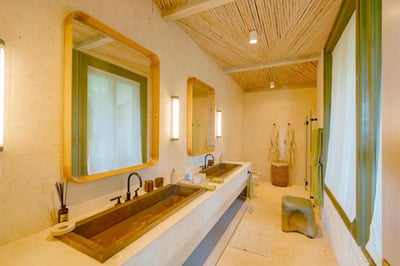 Luxury Villa Photo #37