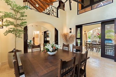 Luxury Villa Photo #16