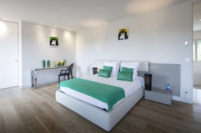 Luxury Villa Photo #18