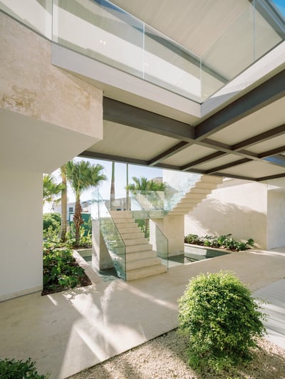 Large luxury villa with full staff and ocean views