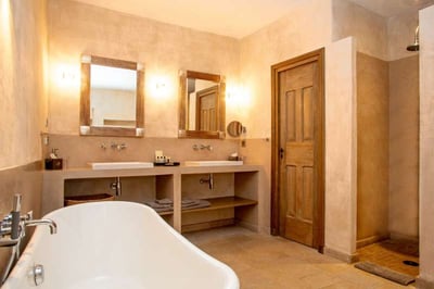 Luxury Villa Photo #22