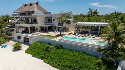 Luxury Villa Photo #2