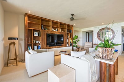 Luxury Villa Photo #7