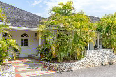 Luxury Villa Photo #4