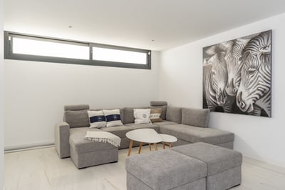 Luxury Villa Photo #13