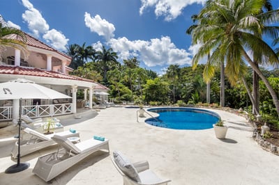 Luxury Villa Photo #3