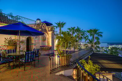 Luxury Villa Photo #6