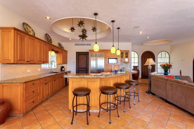 Luxury Villa Photo #23