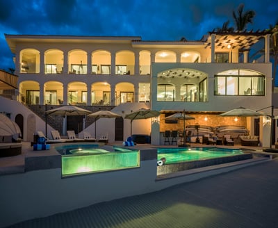 Luxury Villa Photo #18