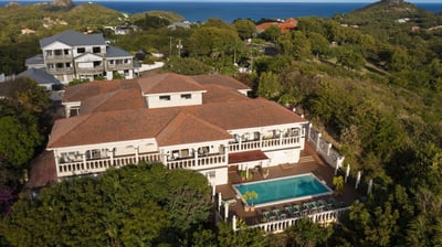 Luxury Villa Photo #3