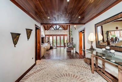 Luxury Villa Photo #66