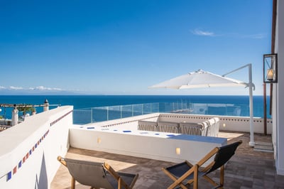 Luxury Villa Photo #4