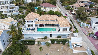 Luxury Villa Photo #55