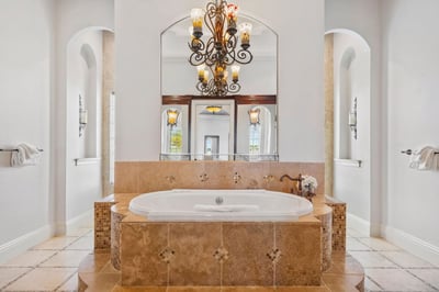 Luxury Villa Photo #32