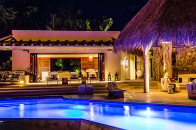 Luxury Villa Photo #3