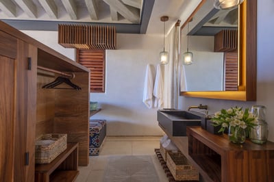 Luxury Villa Photo #30