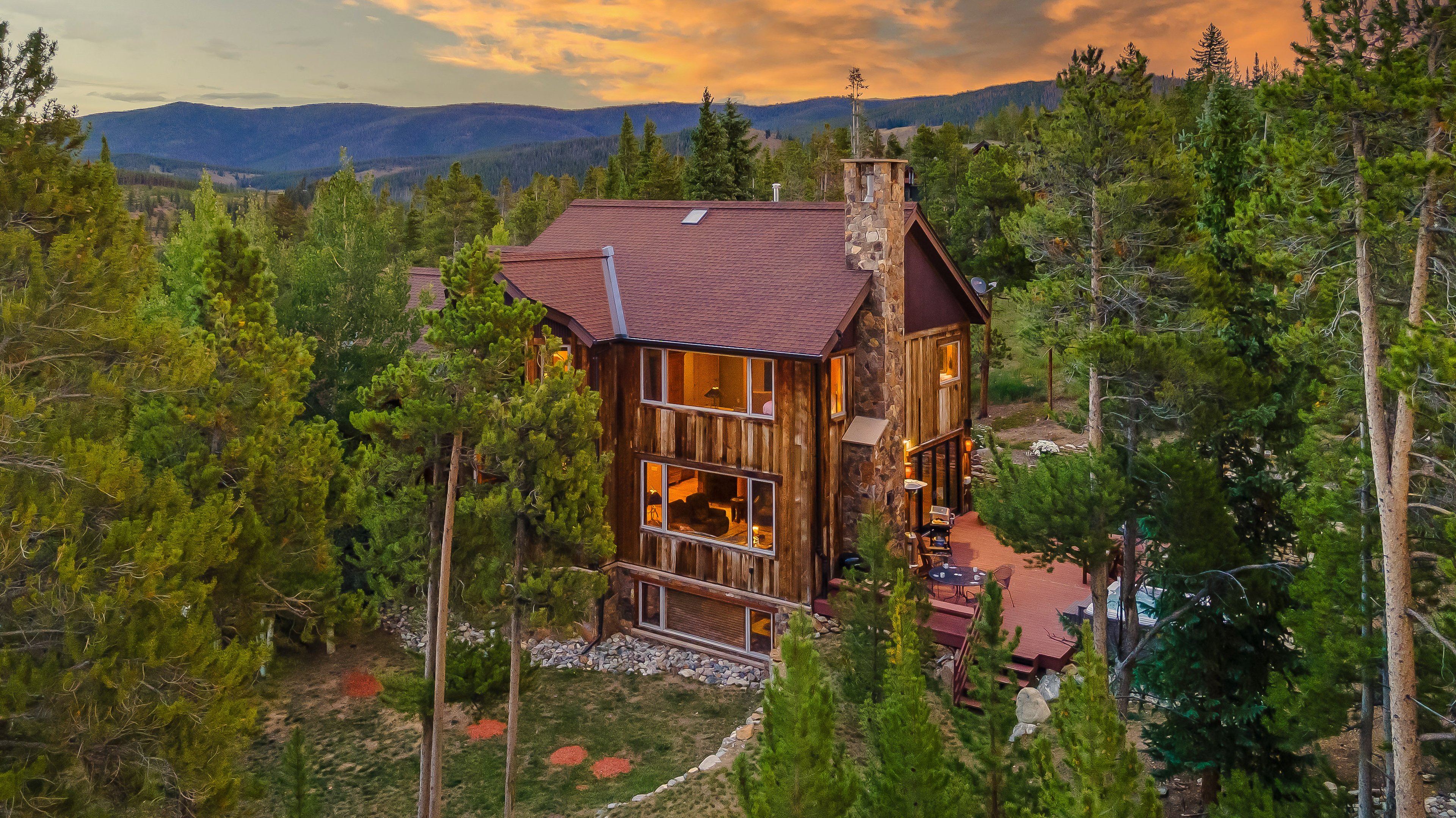 Alpenglow Peaks Lodge - 4