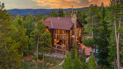 Aerial of Alpenglow Peaks Lodge