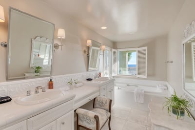 Luxury Villa Photo #26