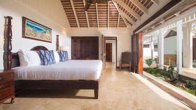 Luxury Villa Photo #12