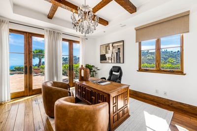 Luxury Villa Photo #39