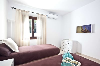 Luxury Villa Photo #18