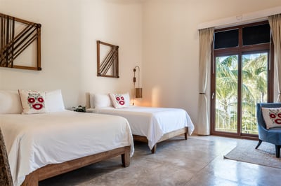 Luxury Villa Photo #42