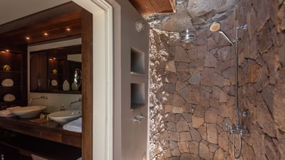 Luxury Villa Photo #23