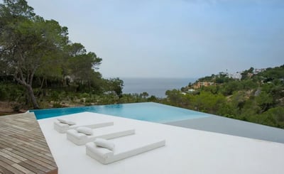 Luxury Villa Photo #6