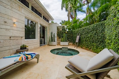 Luxury Villa Photo #23