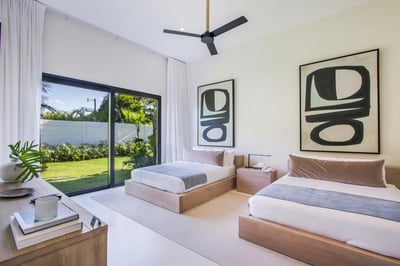 Luxury Villa Photo #38