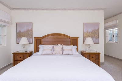 Luxury Villa Photo #35