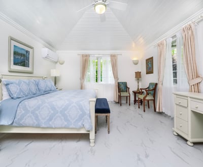 Luxury Villa Photo #25