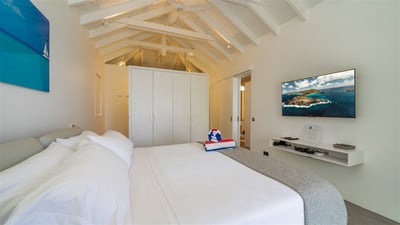 Luxury Villa Photo #44