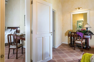 Luxury Villa Photo #24