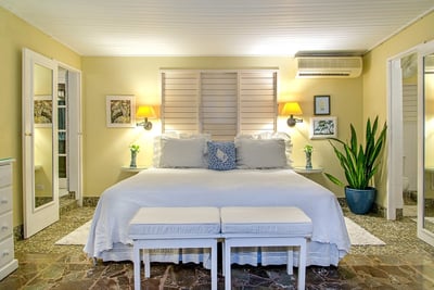 Luxury Villa Photo #25
